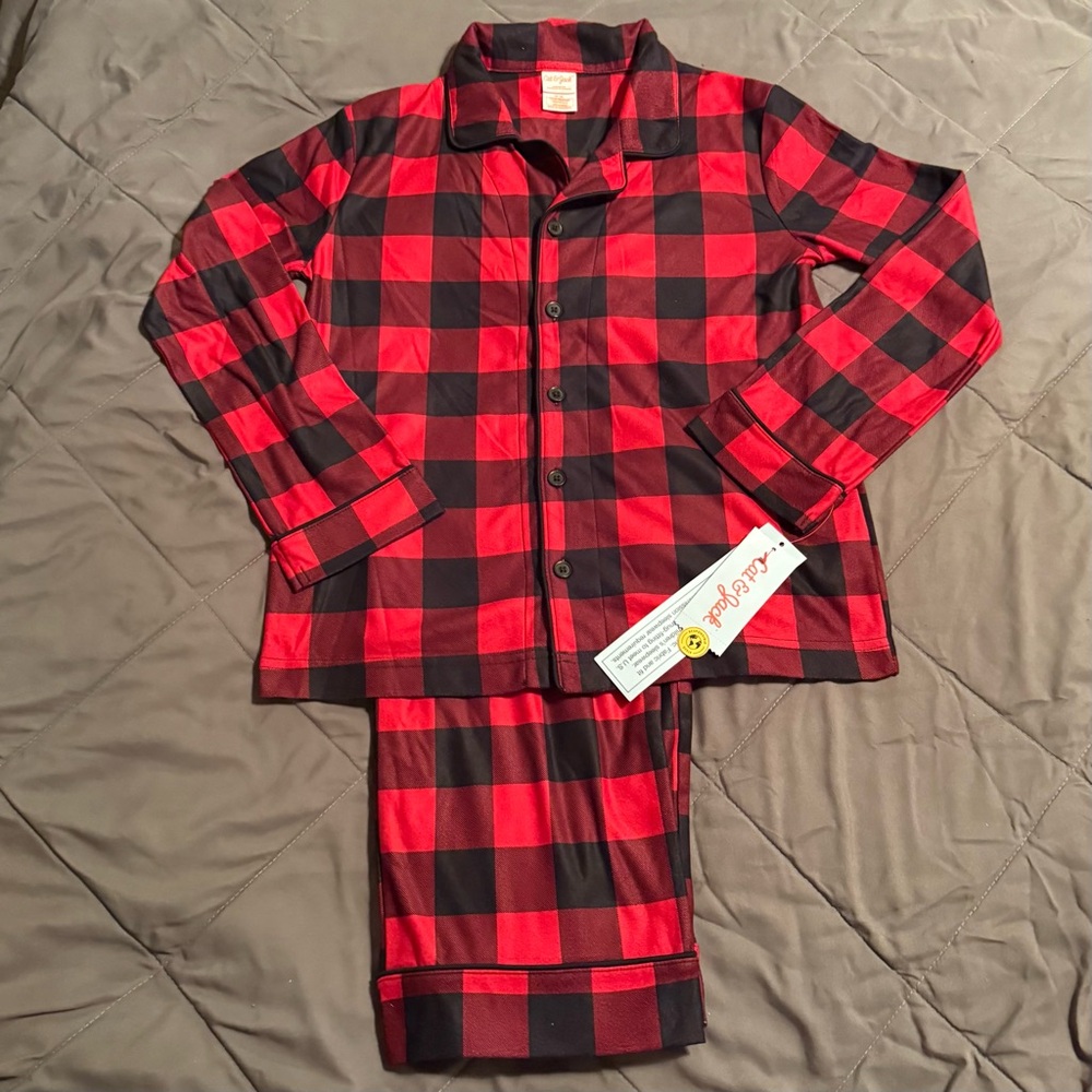 Cat & Jack Boys Red Buffalo Check 2-Piece Pajamas, Size M (8)